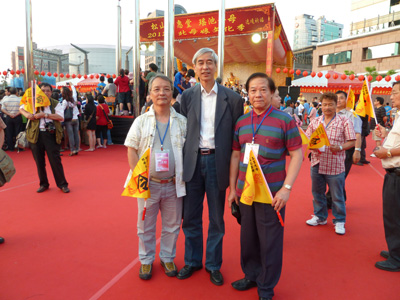 廟宇文化節慶籌委會邀請魯班廟代表參加<台灣廟宇交流考察團>,區天興、黎詠琪代表參加,團員參觀了台灣多個廟宇。