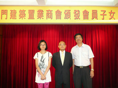 同學與家長分享喜悅