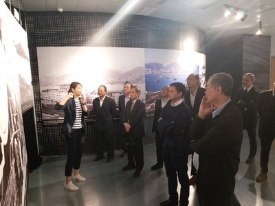 聆聽了解香港新世界中心改造工程